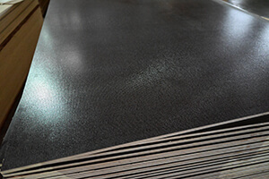Wire mesh film faced plywood