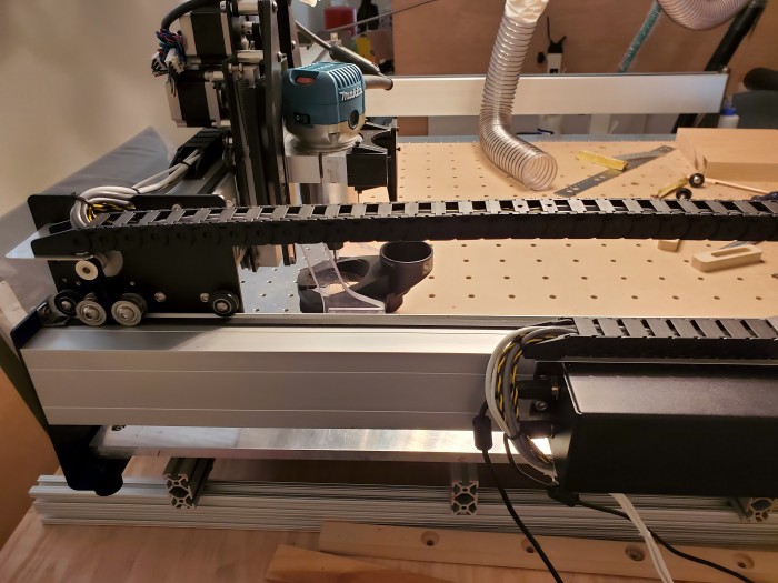 25mm drag chain for CNC machines ensures organized cable management and efficient machine operation.