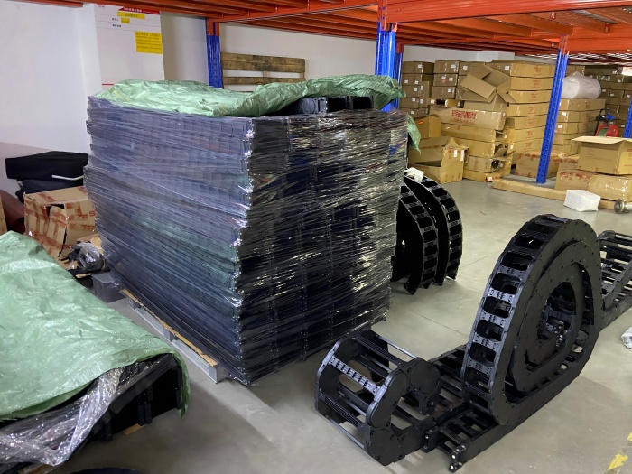 Drag chain 25 25mm provides reliable cable protection and smooth movement for industrial and CNC applications.