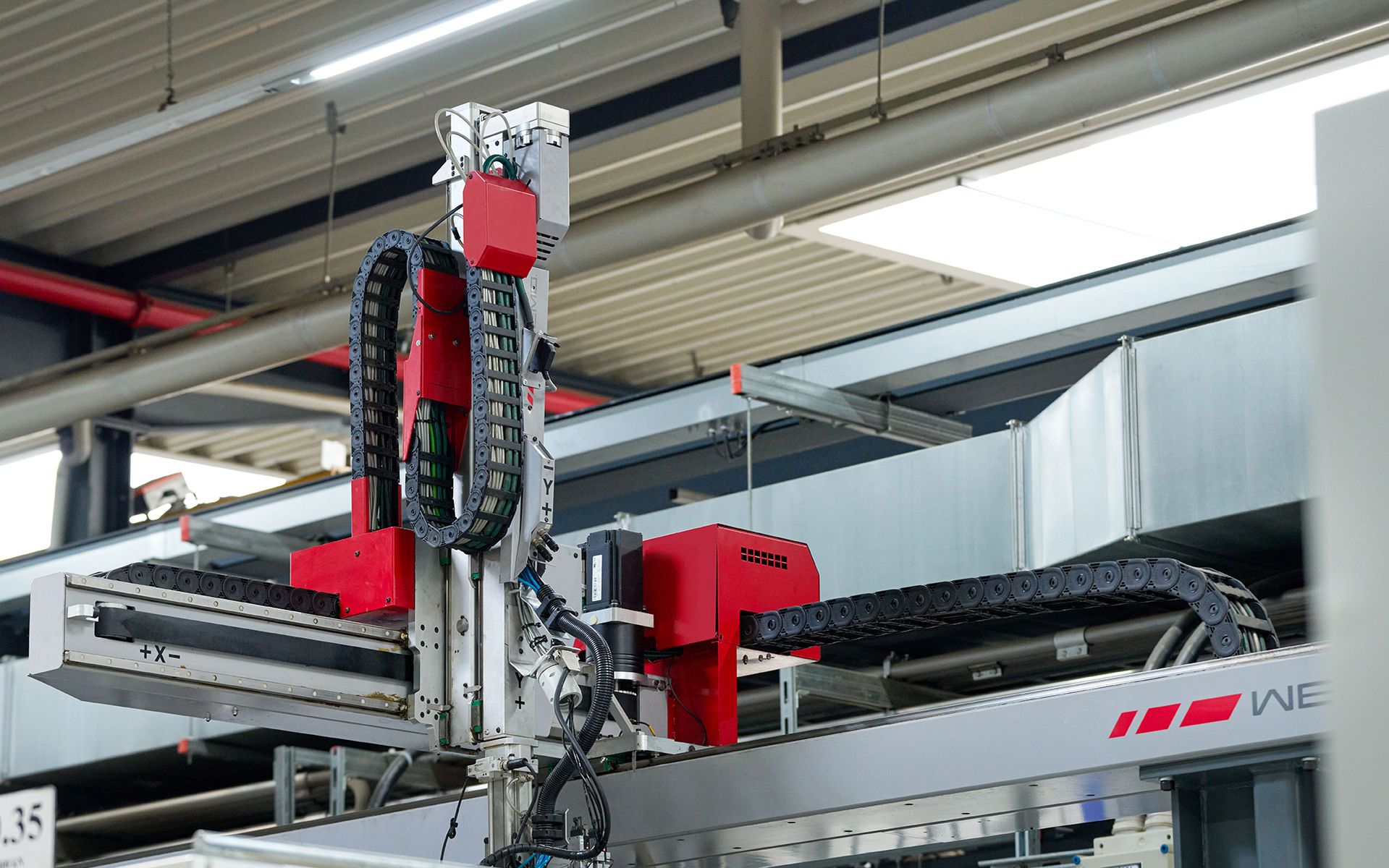 High-quality packaging machinery cable carrier ensuring stable cable management.