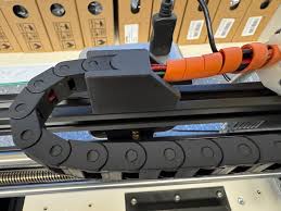 Pharma grade conveyor drag chain ensures safe and hygienic pharmaceutical transport