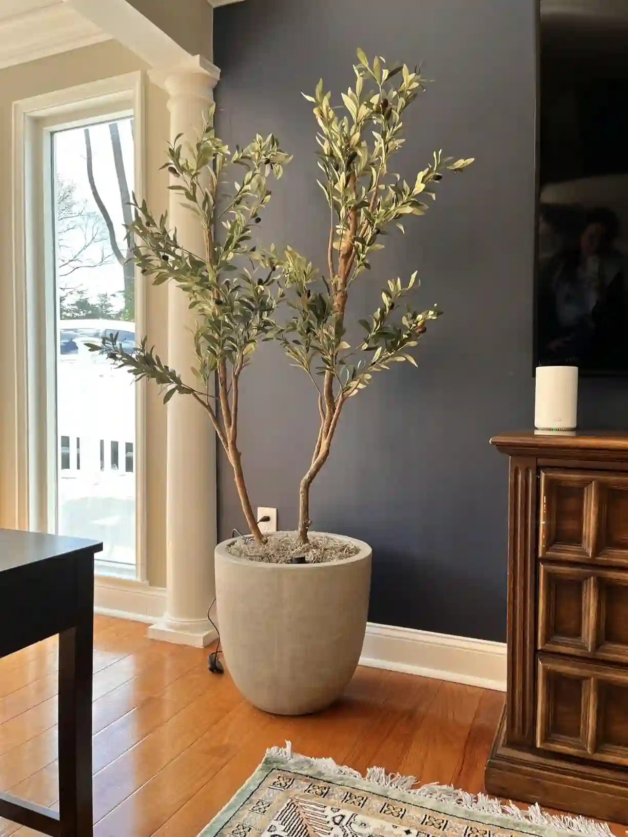 Ronglin commercial GRC planter pots arrayed in a modern architectural landscape