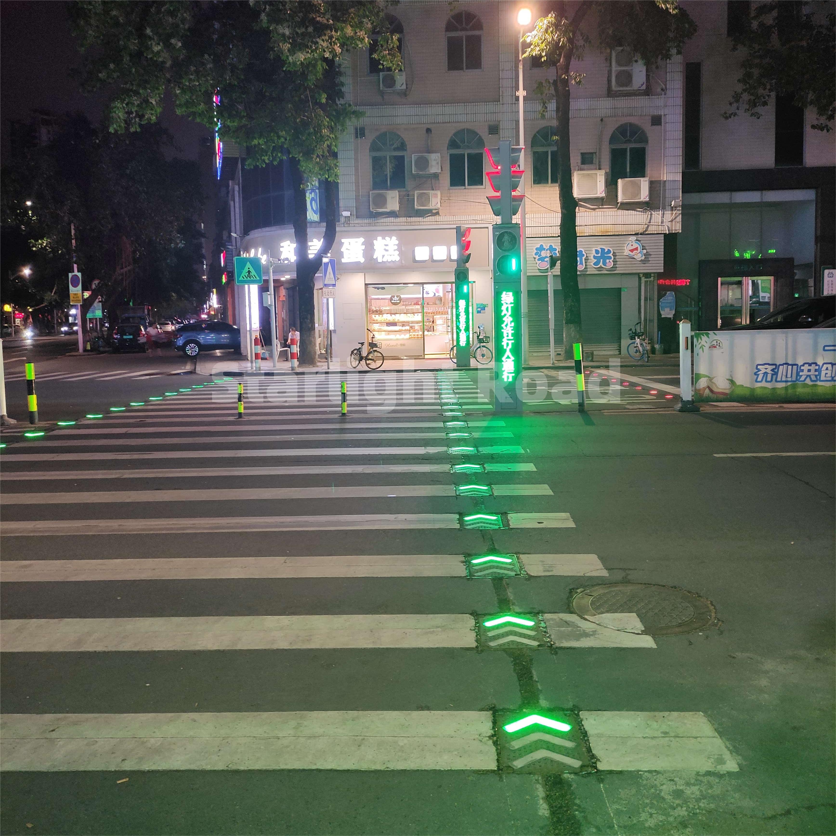 LED Smart crosswalk Road-embeded cast iron Block Arrow type