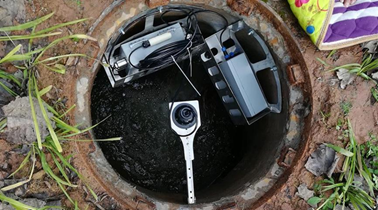 Wellhead liquid level detection using ultrasonic sensor