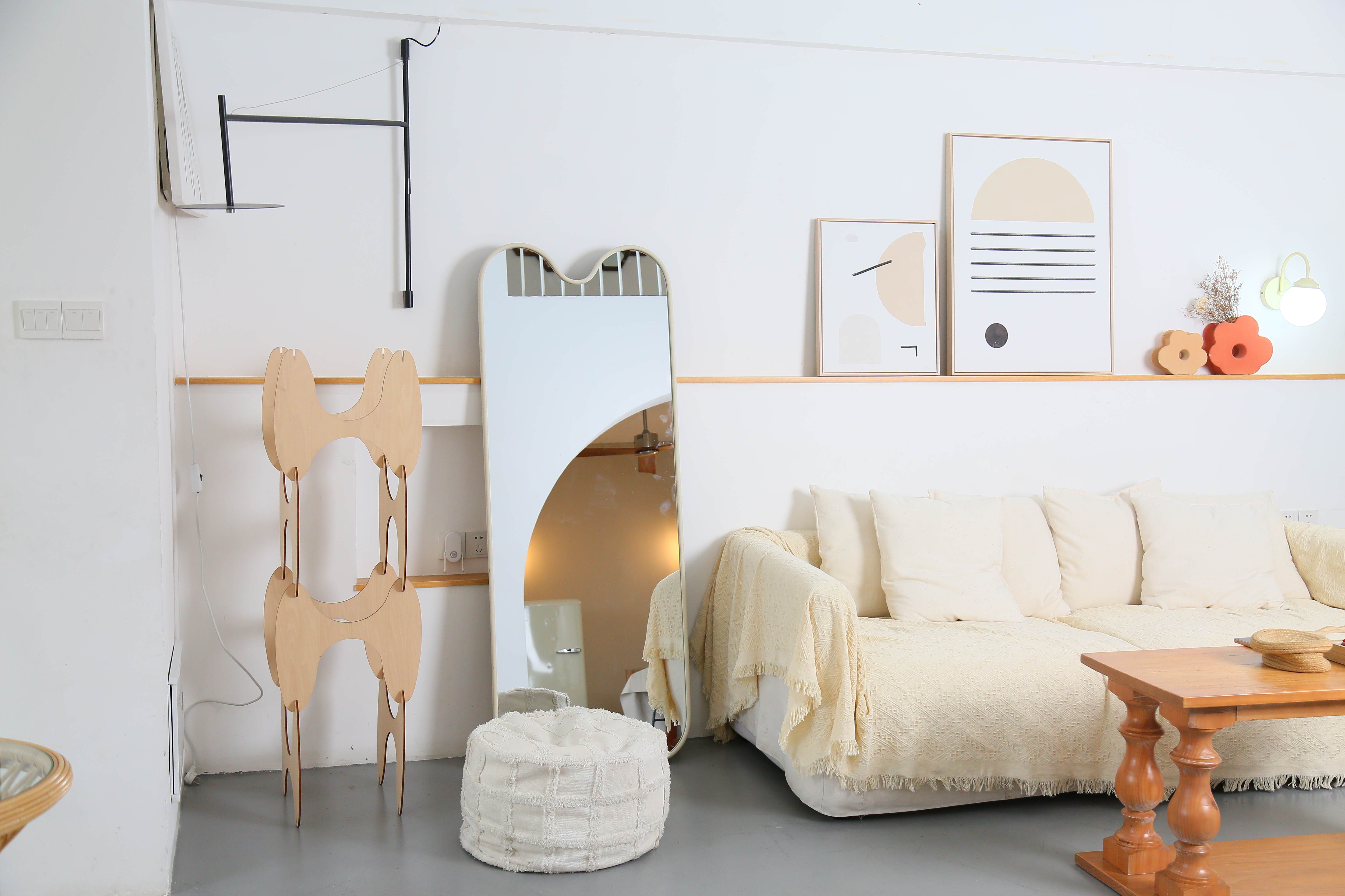 standing mirror on living room