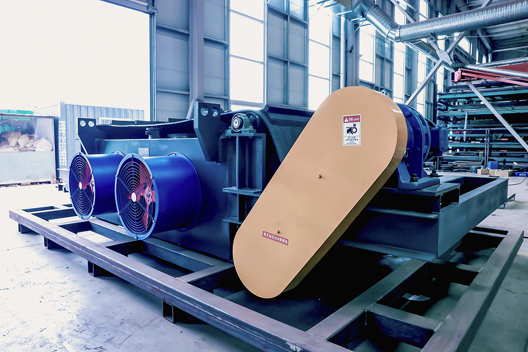 air-cooled self-unloading iron remover