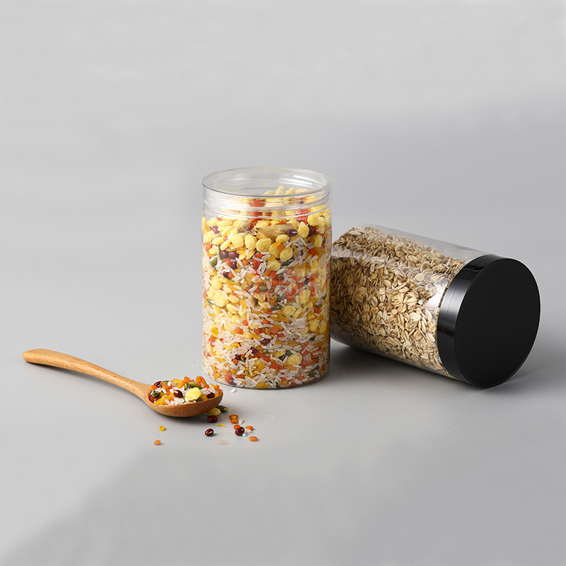 Our peel off aluminum liners ensure product integrity for your jam packaging, fitting perfectly with our transparent jars and diverse plastic food containers with lids