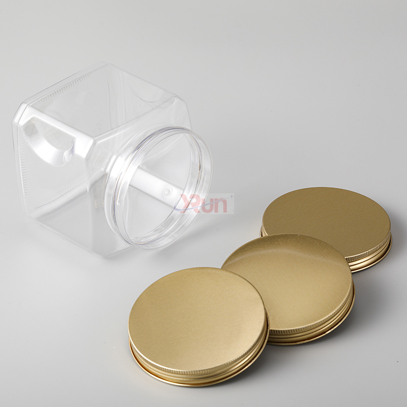 Our foam sealing gasket ensures an airtight seal for clear plastic containers with lids, perfect for custom honey jars, and compatible with PET bottle recycling