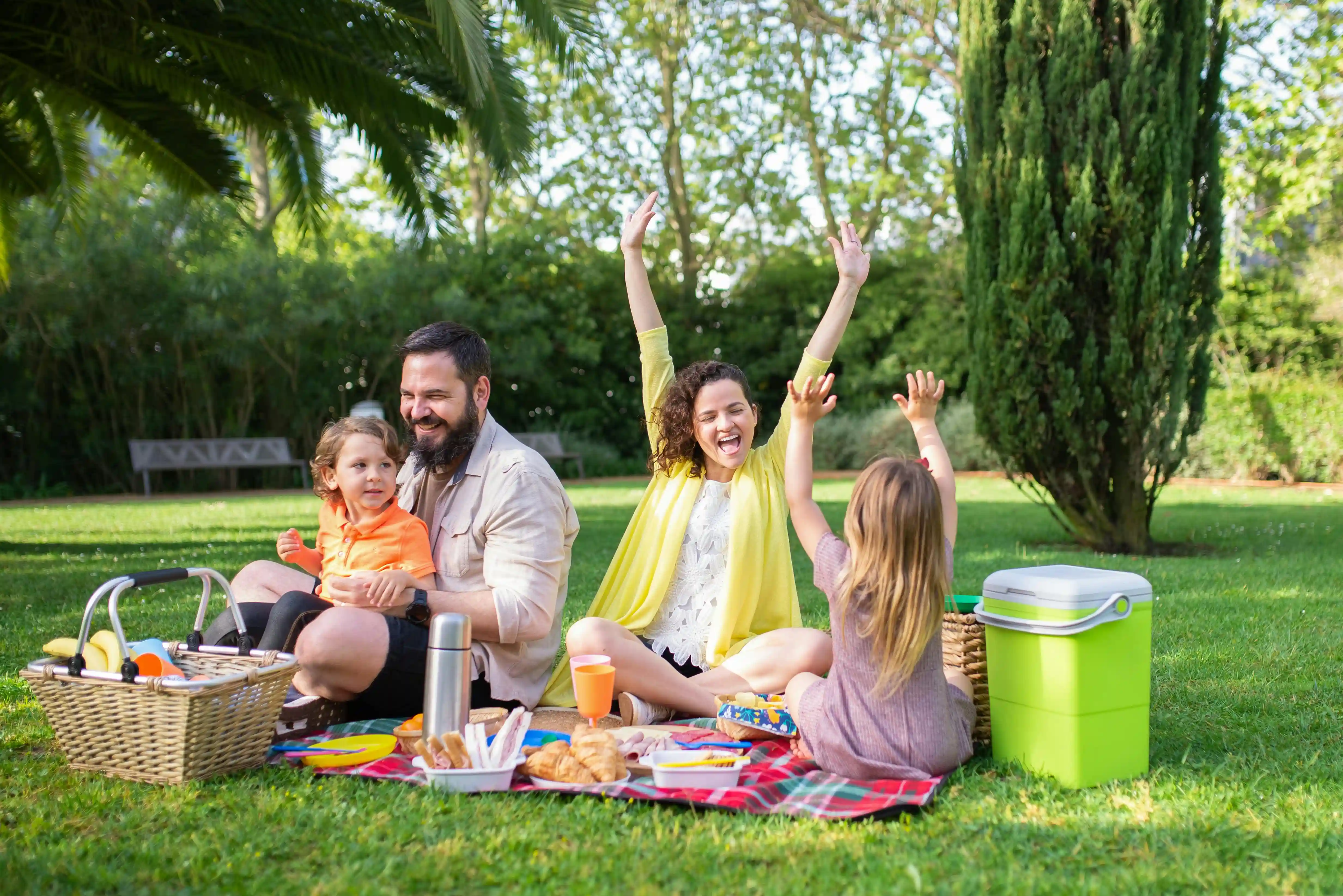 golf cart child positioner for family