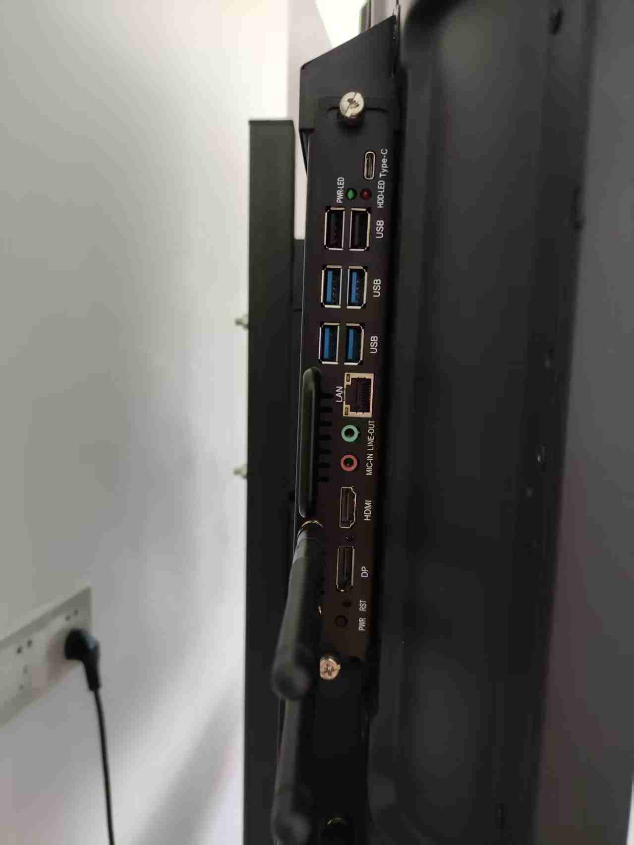 How to install OPS module into interactive flat panel