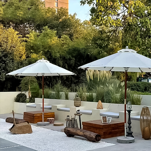 hongdi furniture news Center-Pole Patio Umbrella 01