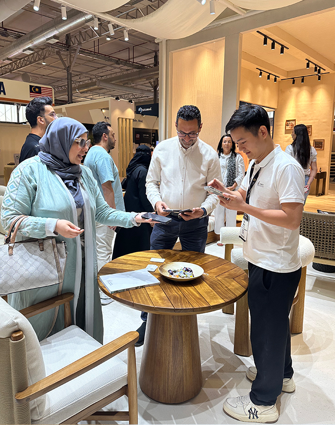 Hongdi furniture × Saudi Hotel show 2025 04