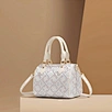 Women's Tote Bag Landscape Zipper Closure Diamond Decorated Microfiber Leather Portable Luxury Fashion Pillow Handbag OEM