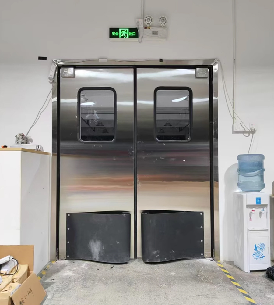 Free-swinging impact door Bidirectional crash door Swing-through impact door.impact traffic door