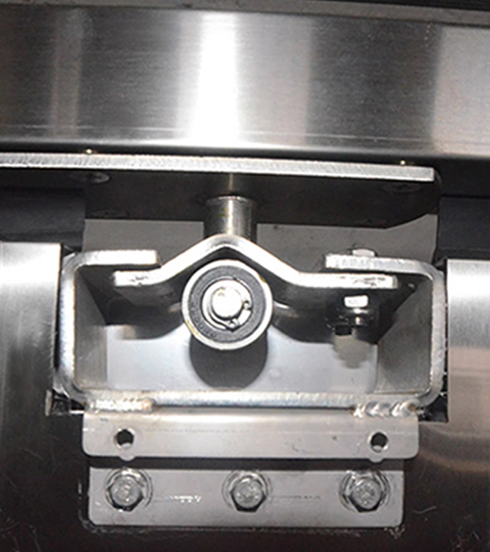 Hinges for free-swinging impact doors.impact traffic door