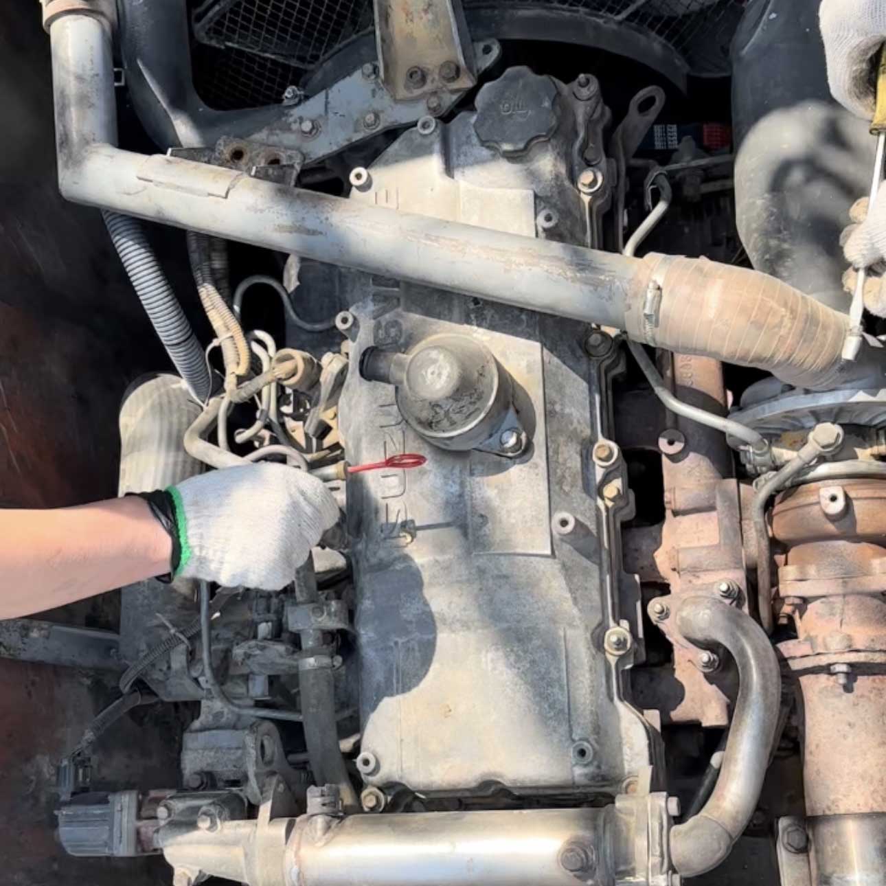 Replacing fuel injectors is key diesel engine maintenance—precision and proper steps matter. This guide helps mechanics and DIYers get it right.