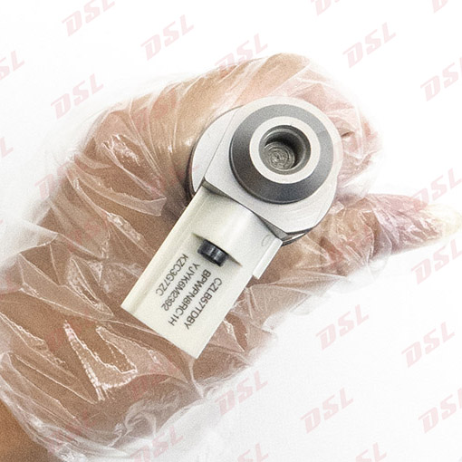 High-quality F2P/BEBJ Fuel Injector -1, complete range of models. Precise fuel injection, quality guaranteed, compatible with Diesel engines.