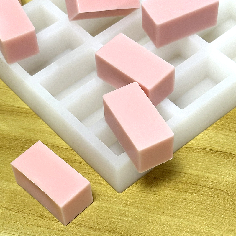 Need heart-shaped candy molds or multi-use cooking molds? Renshan Silicone Molds has you covered! Our food-safe silicone molds are heat-resistant, easy to clean, and reusable. Perfect for heart candies, chocolates, or creative dishes.