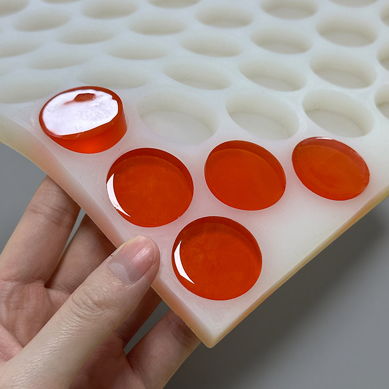 Our food-grade lollipop candy molds and cube gummy molds ensure easy release, durable use, and precise shapes. Ideal for home bakers and small businesses—safe, reusable, and designed for hassle-free confectionery making.