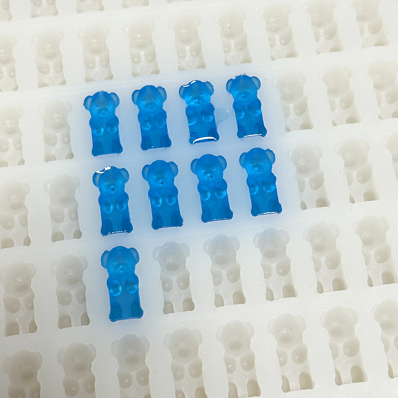 Crear su propio molde de oso gomoso le permite diseñar formas de dulces únicas, probar nuevas recetas y crear productos de marca.