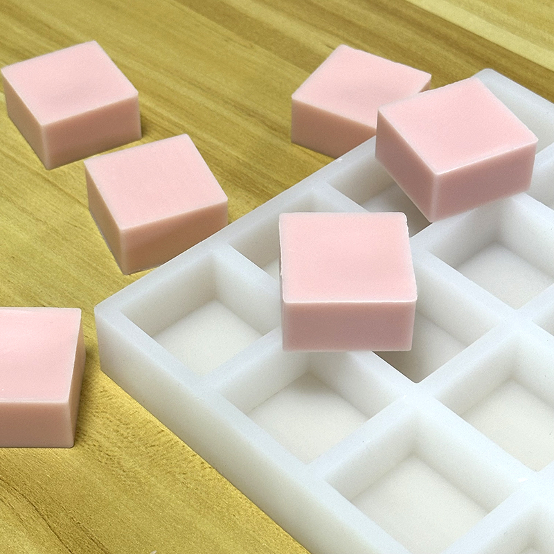 Looking for top-notch lollipop molds or silicone molds? Choose Renshan Silicone Molds! Our food-safe silicone products are flexible, easy to clean, and reusable—great for crafting lollipops, chocolates, or candies.