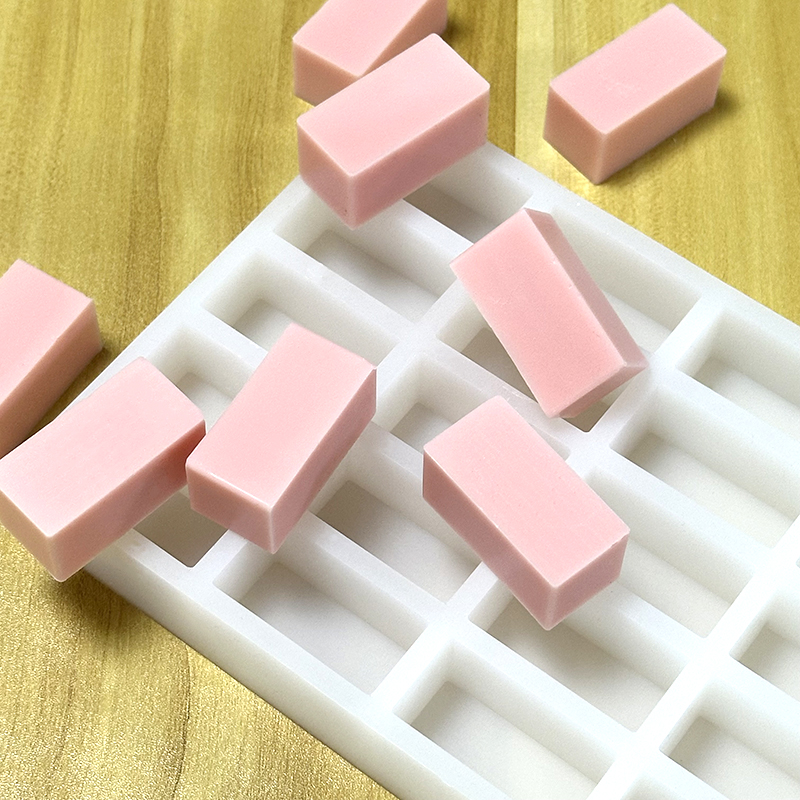 Need heart-shaped candy molds or multi-use cooking molds? Renshan Silicone Molds has you covered! Our food-safe silicone molds are heat-resistant, easy to clean, and reusable. Perfect for heart candies, chocolates, or creative dishes.