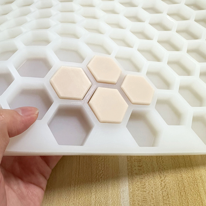 Your trusted source for premium silicone gummy bear molds and custom baking molds. Our food-grade, durable silicone molds are perfect for homemade candies, desserts, and personalized baking projects, designed for both home bakers and commercial use.