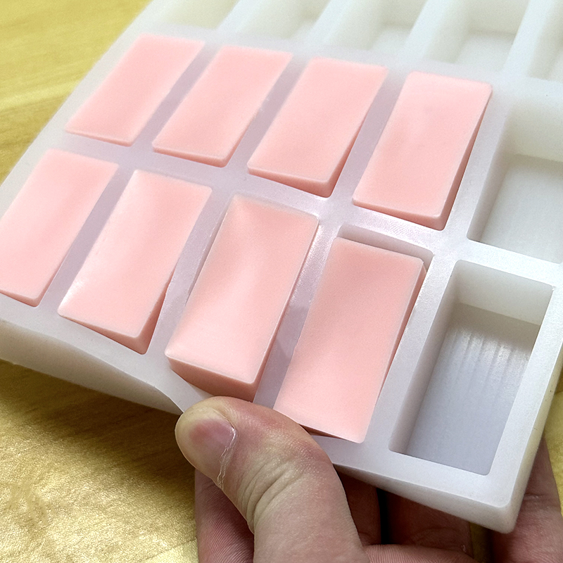 Need heart-shaped candy molds or multi-use cooking molds? Renshan Silicone Molds has you covered! Our food-safe silicone molds are heat-resistant, easy to clean, and reusable. Perfect for heart candies, chocolates, or creative dishes.