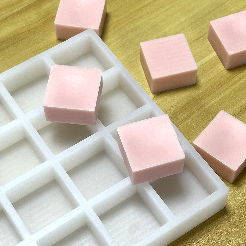 Looking for top-notch lollipop molds or silicone molds? Choose Renshan Silicone Molds! Our food-safe silicone products are flexible, easy to clean, and reusable—great for crafting lollipops, chocolates, or candies.
