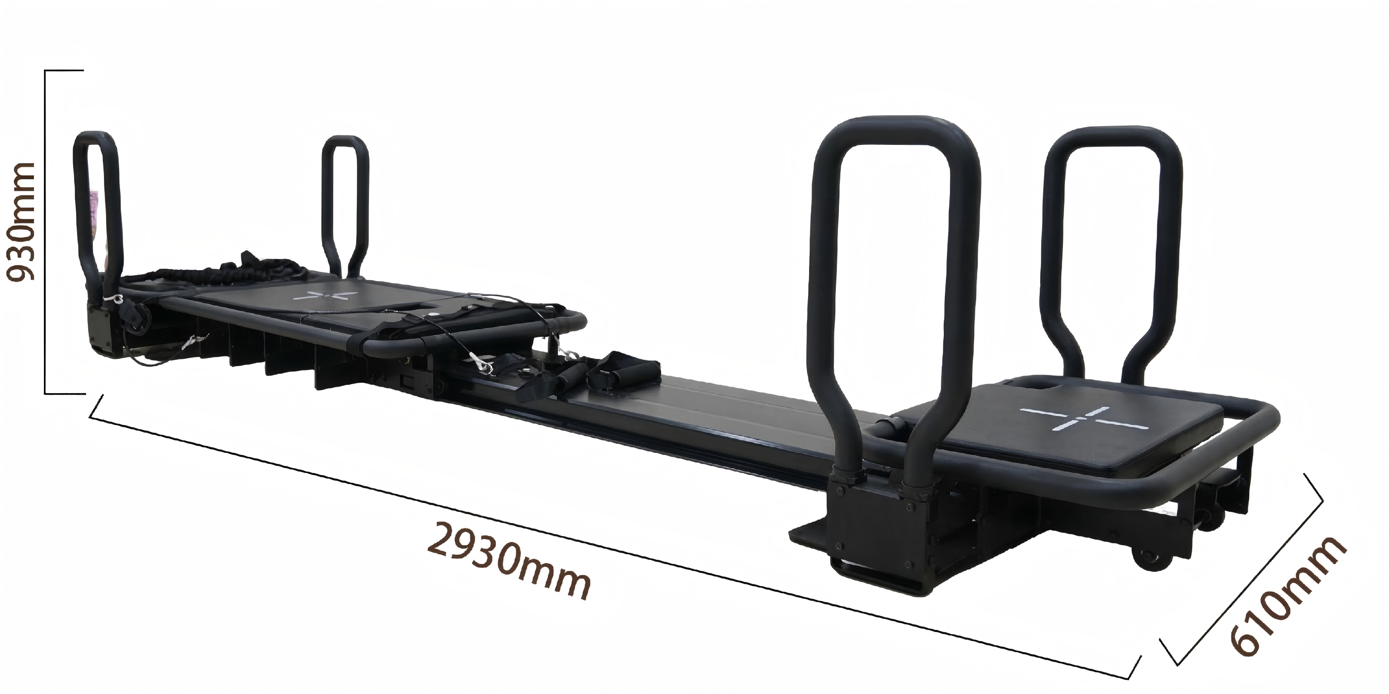 Pilates reformer carriage with central axis alignment lines for 1v1 coaching