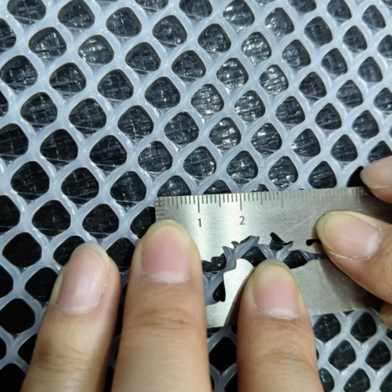 White color, 0.9cm mesh size.