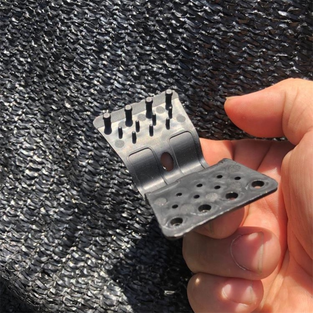 Shade cloth fabric clips – Close-Up Detail of Square Clip