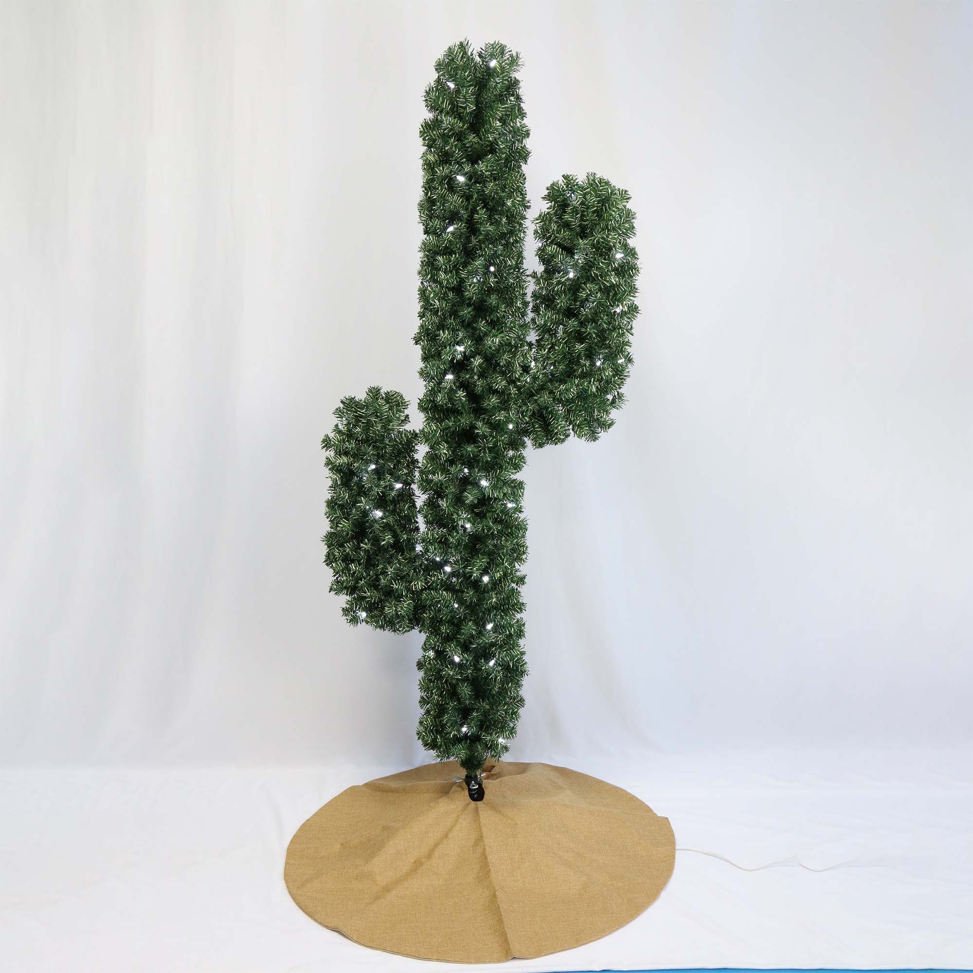 7 Fuß großer, vorbeleuchteter Saguaro-Kaktus-Weihnachtsbaum mit 200 warmweißen LED-Lichtern und einem robusten Metallständer. Dieser skurrile künstliche Weihnachtsbaum bringt südwestliches Weihnachtsflair in Innen- oder überdachte Außenbereiche und bietet eine einzigartige festliche Dekoration im Wüstenthema.
