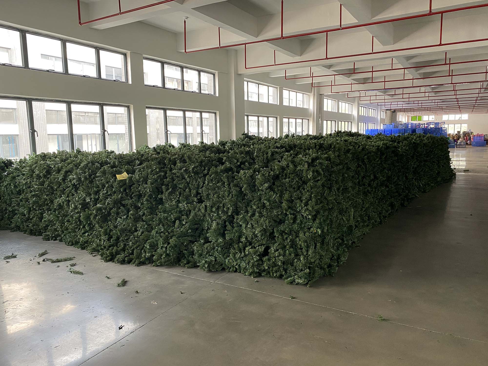 Specialized recycling for artificial Christmas trees