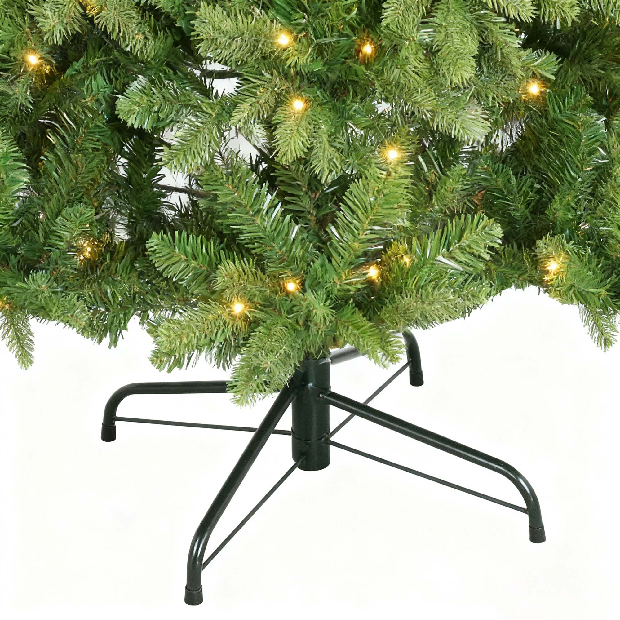 Dieser kompakte künstliche Weihnachtsbaum kombiniert realistische Laub- und Tannenzapfenakzente mit vorinstallierten LED-Leuchten – ideal für kleine Räume! Langlebig, einfach zu montieren, perfekt für die festliche Wohn-/Bürodekoration.
