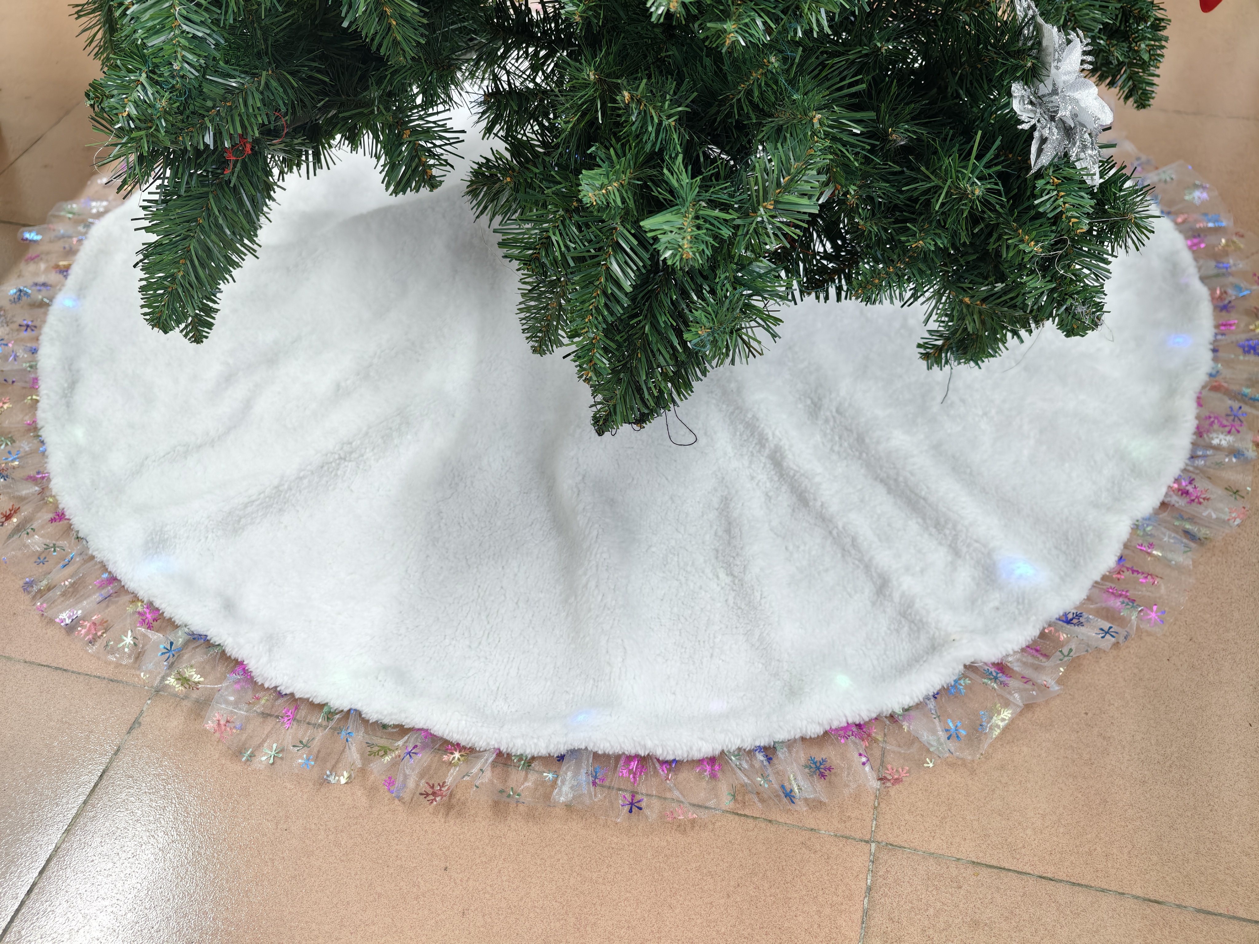 The Christmas Tree is the centerpiece of holiday decor—whether it's a fresh evergreen or a high-quality artificial one, decorating it with care turns your space into a festive haven.