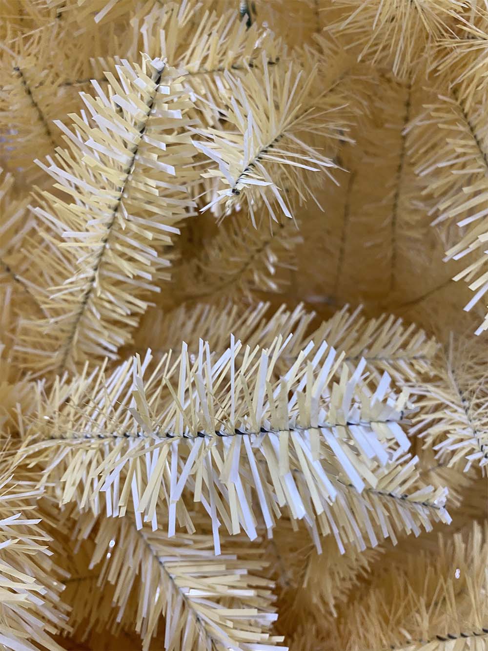 Elevate your holiday decor with the Trendy Tree Ombre Gold-White Artificial Christmas Tree. This full-bodied tree features a gradient gold-to-white finish, lush PVC needles, and a sturdy metal stand. Perfect for home, office, and Christmas party displays.