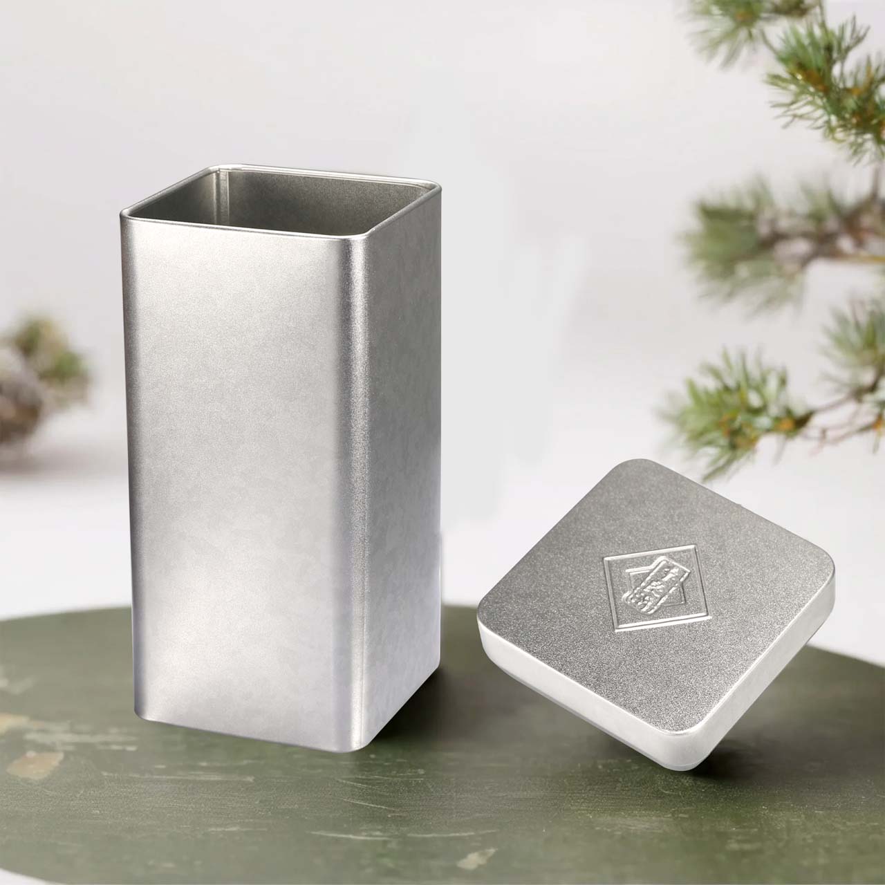 sliver rectangle tin box