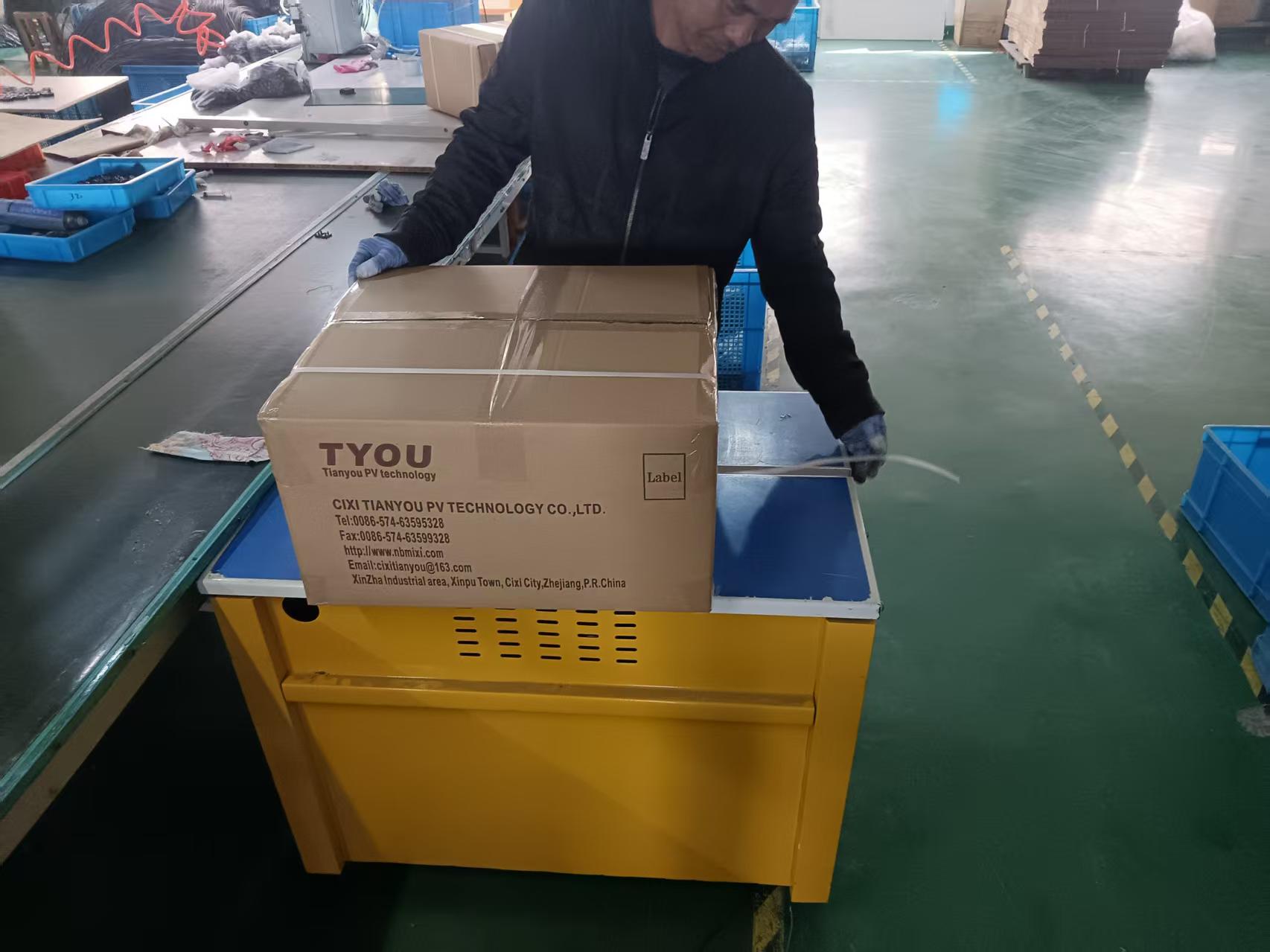 Christmas shipping professional packaging shockproof moisture-proof logistics process