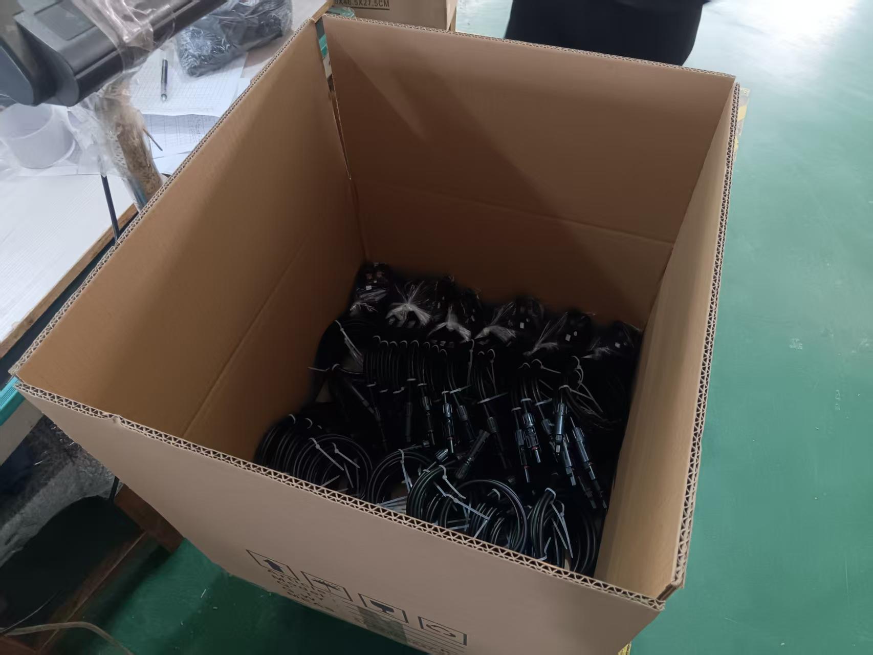 Christmas shipping container weighing anti-shortage cargo weight check