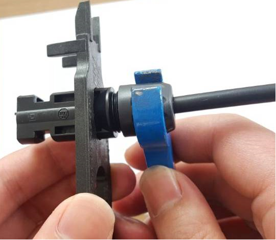 solar mc4 electrical connector installation