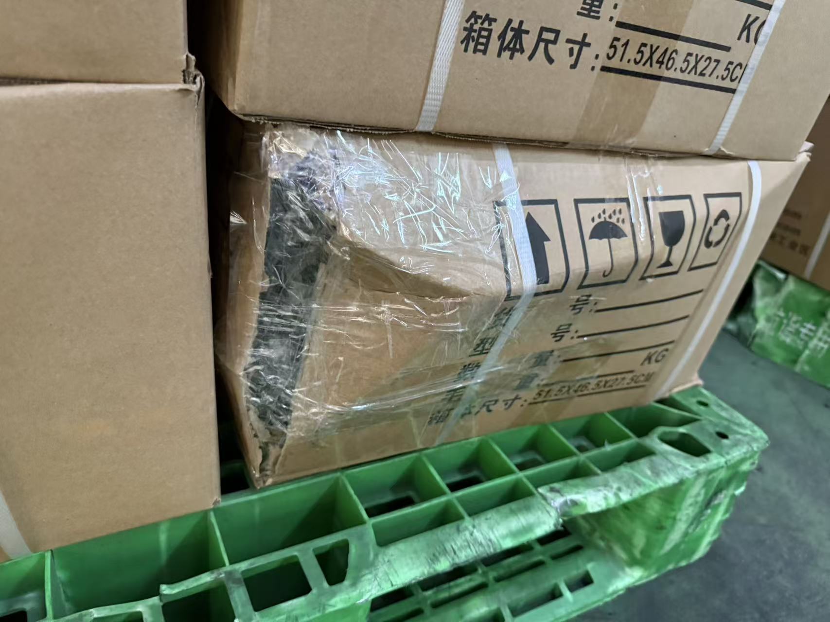 Severely damaged cartons for PV products export to Europe - evidence photo-1