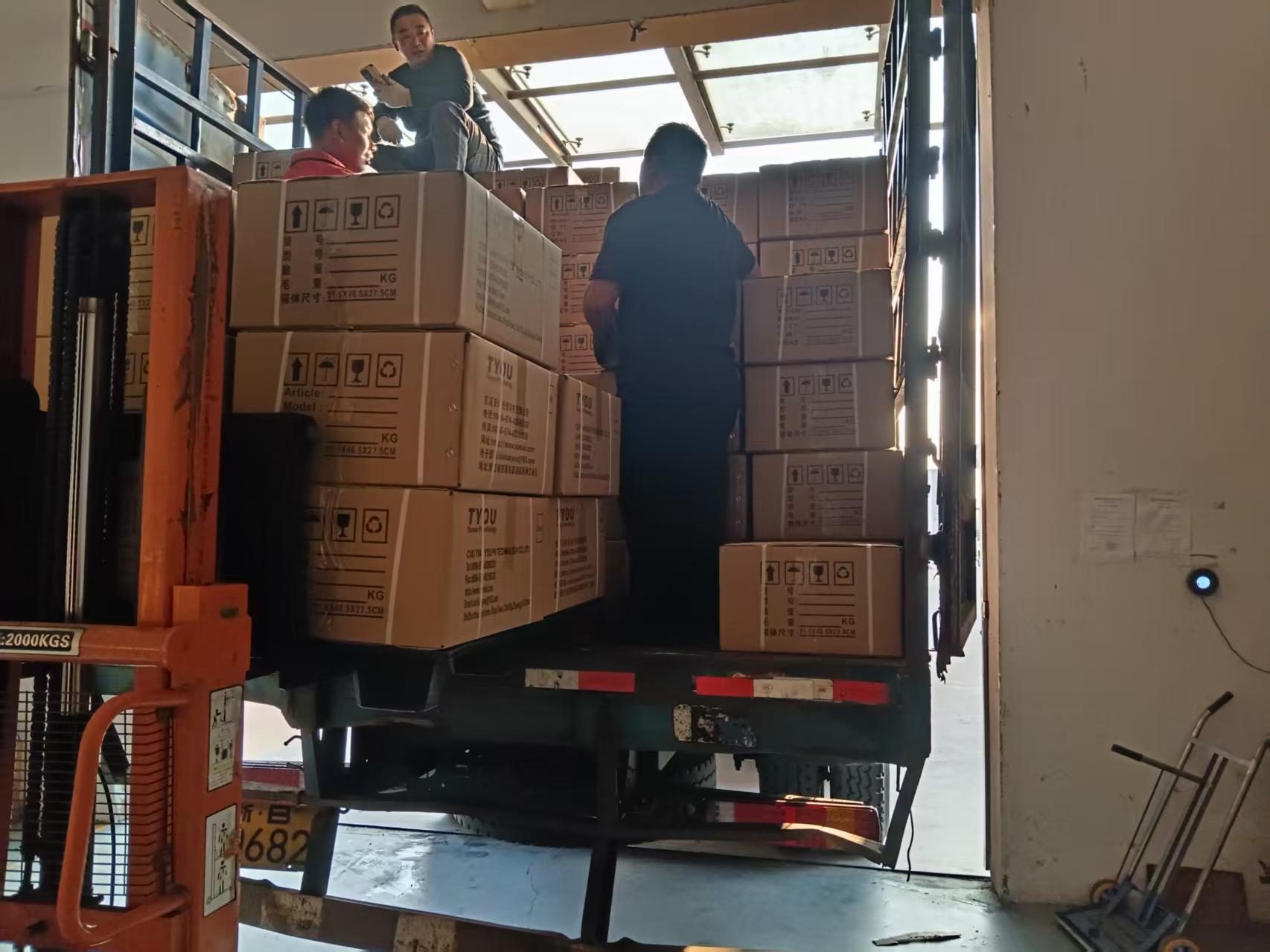 Christmas cargo loading orderly loading logistics transportation preparation
