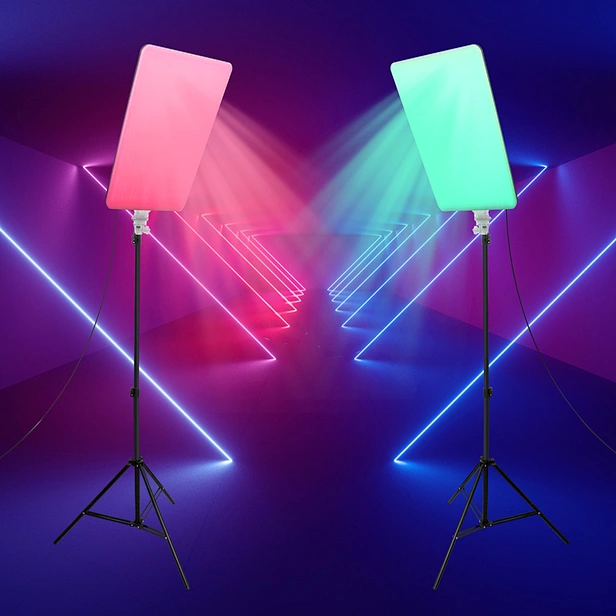 プロフェッショナルなセットアップ向けのビデオ LED ライト。ワイヤレスリモコン付きRGBフィルランプ。コンパクトで明るいため、カメラ映像や写真結果を瞬時に向上させるのに最適です。