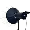 Luz de vídeo LED de alta potencia (100W). Temperatura de color regulable de 2600-7000K. Soporte de control remoto para una iluminación precisa en estudios de cine y retratos.