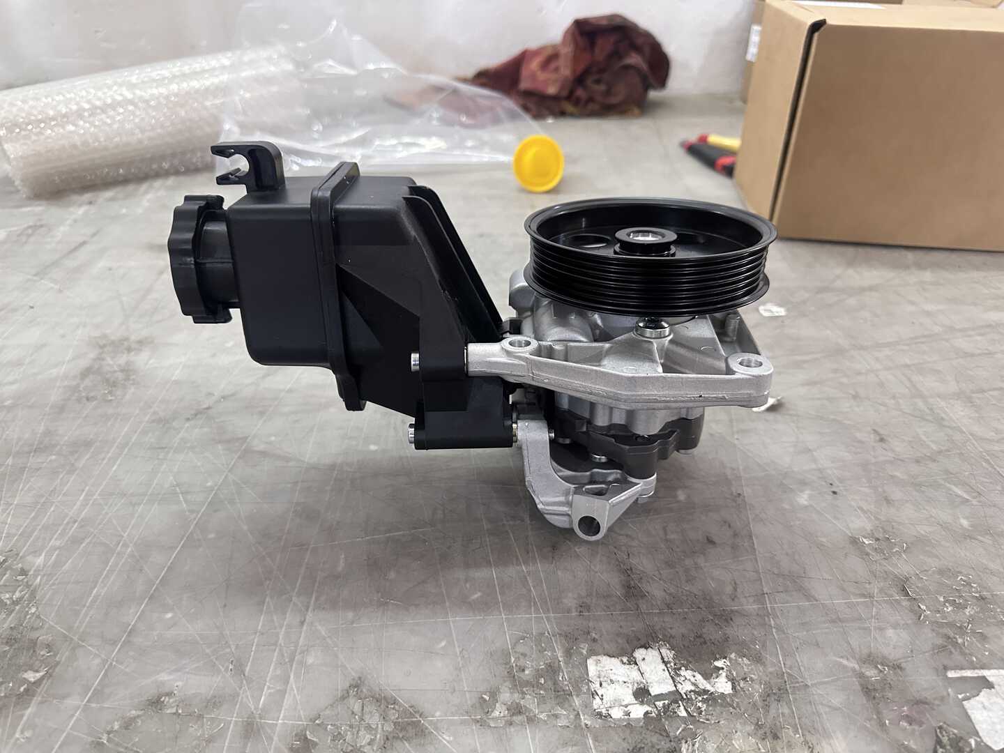 Mercedes-Benz R172 Power Steering Pump 0064665801