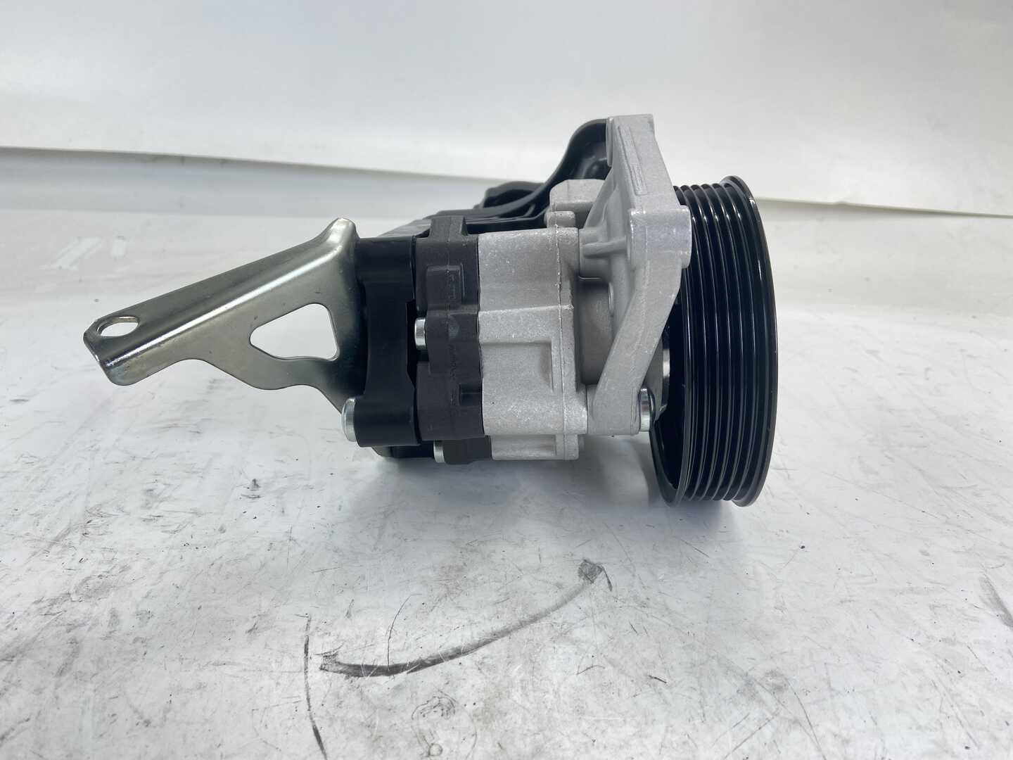 0064661701 Power Steering Pump For Mercedes-Benz Vito W639
