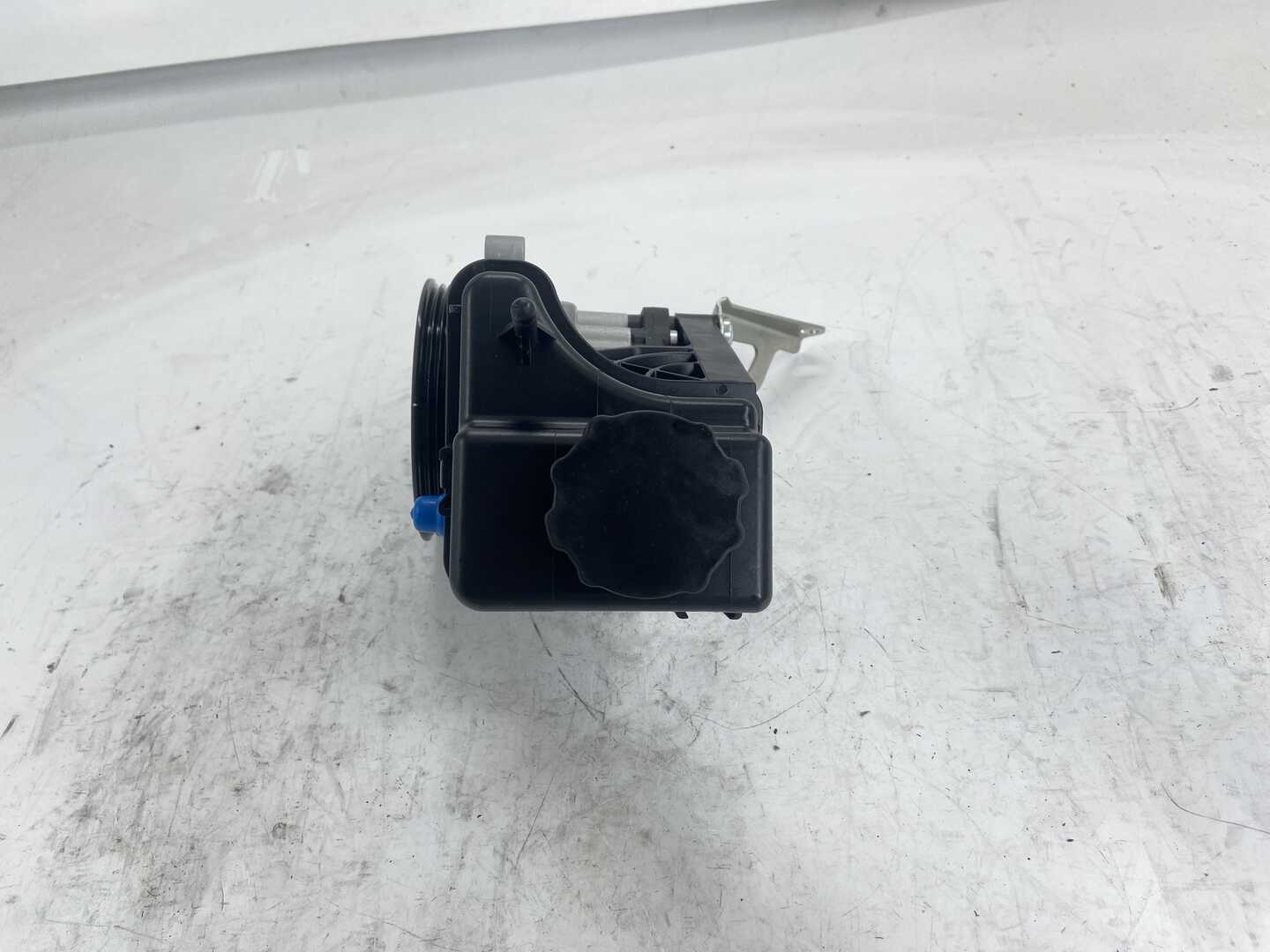 Mercedes-Benz Vito W639 Hydraulic Steering Pump 0064661701