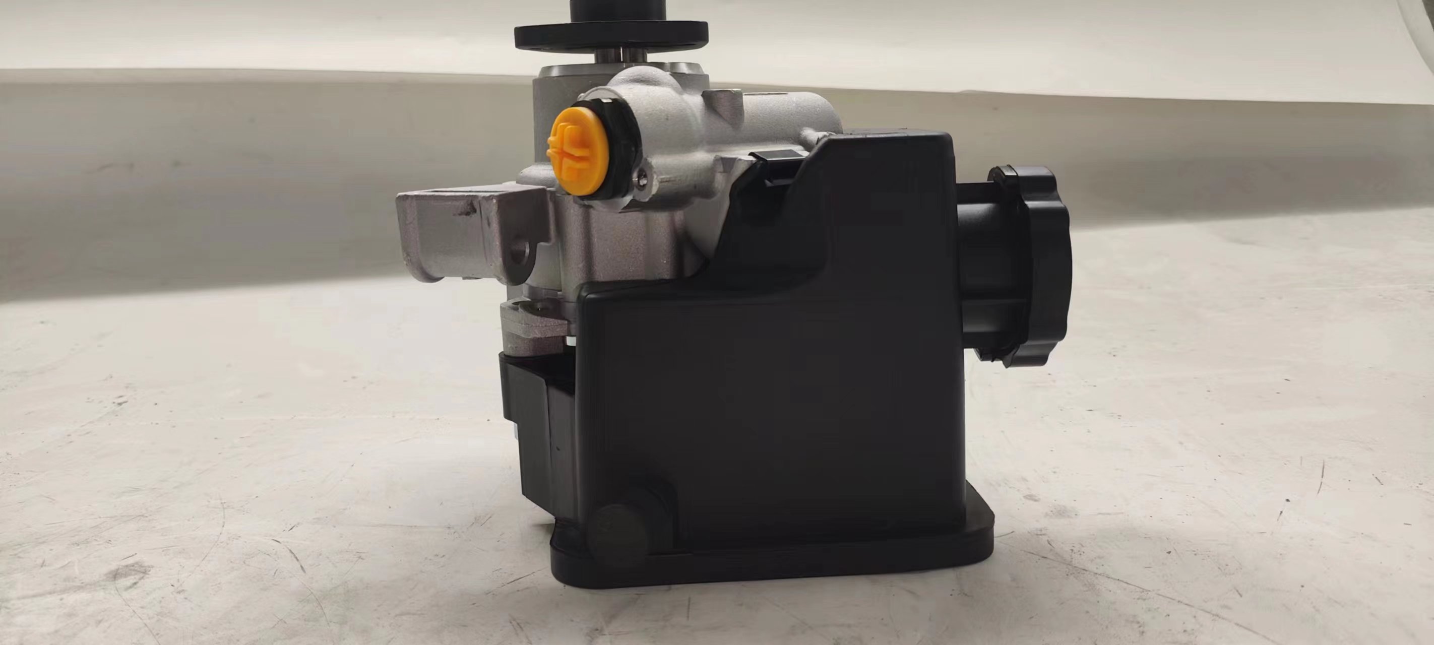 FUCHI 0024667501 Power Steering Pump
