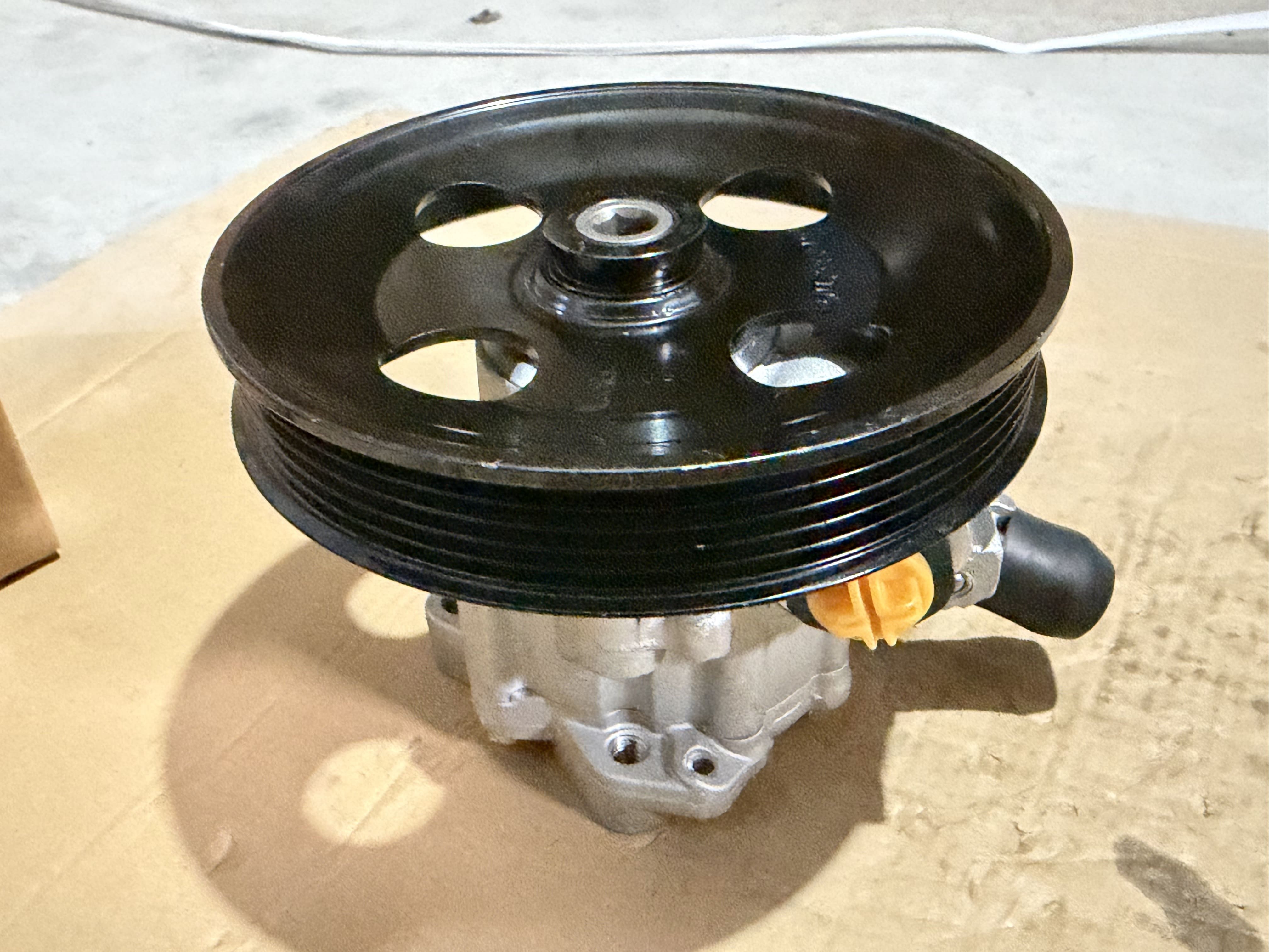 Steering pump